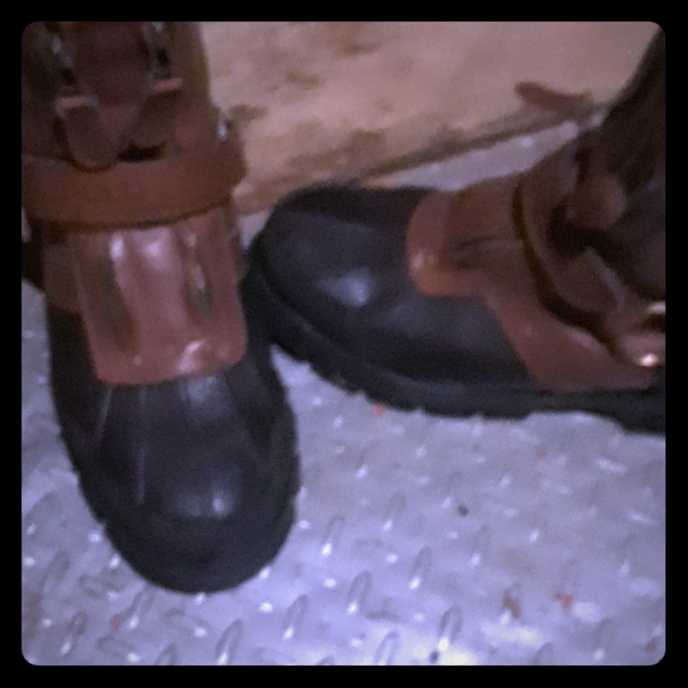 Duck boots